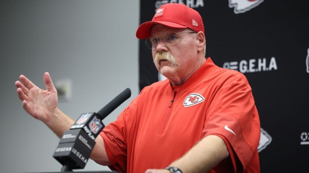 Andy Reid confirma que estará al mando de los Chiefs en 2026