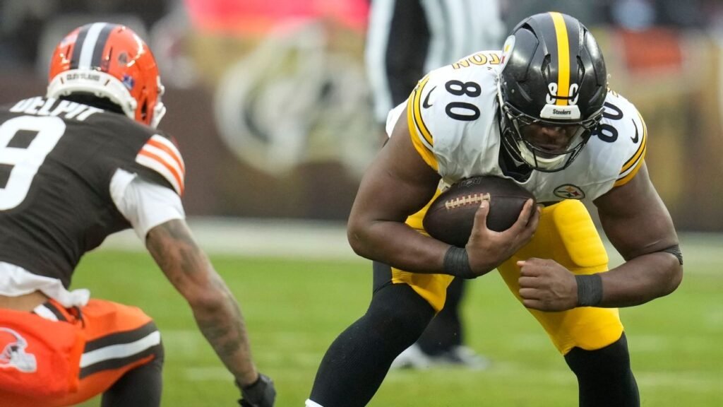 Darnell Washington sufre una fractura mientras juega con los Steelers