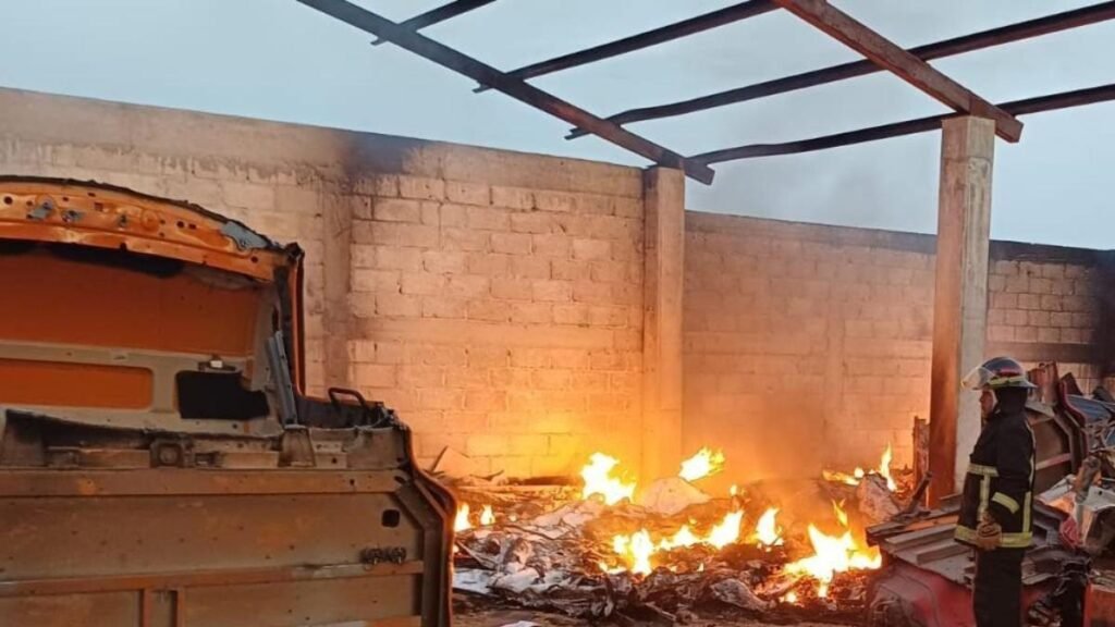 Desmantelan deshuesadero ilegal en Tlaxcala tras un incendio