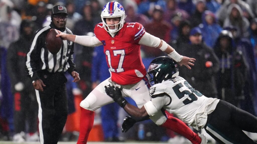 Josh Allen sufre un agravamiento en su lesión en el pie, pero no hay fractura