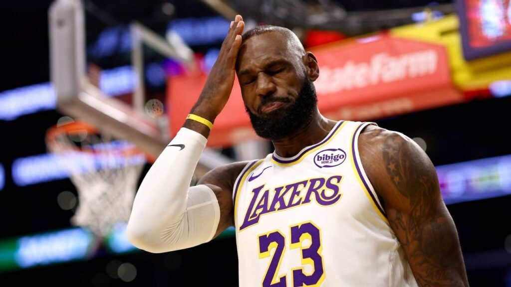 Los Lakers inician una "reestructuración" después de la reunión