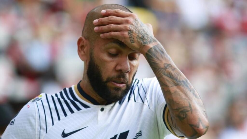 Pumas de México presenta una demanda contra Dani Alves ante el TAS por violación de contrato