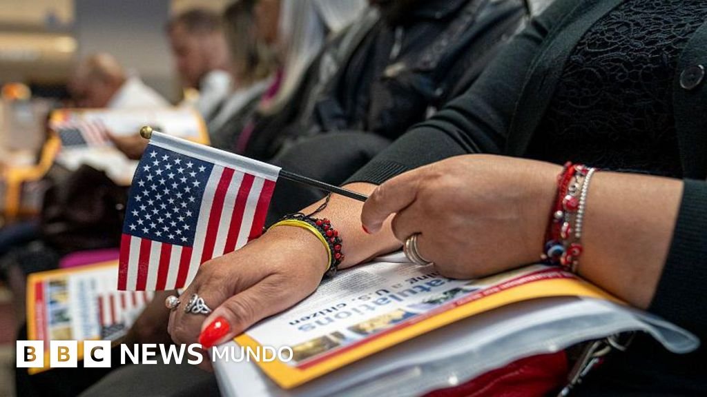 Viviendo en un limbo: historias de migrantes a un paso de la ciudadanía estadounidense tras la cancelación de Trump