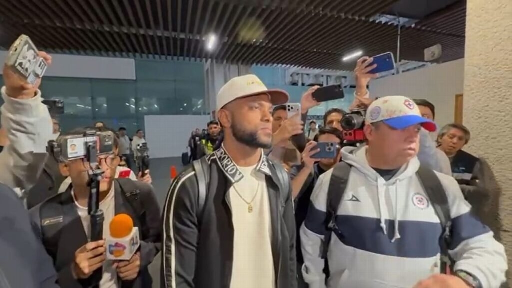 ¿Por qué Miguel Borja no ha comenzado a firmar autógrafos con Cruz Azul?