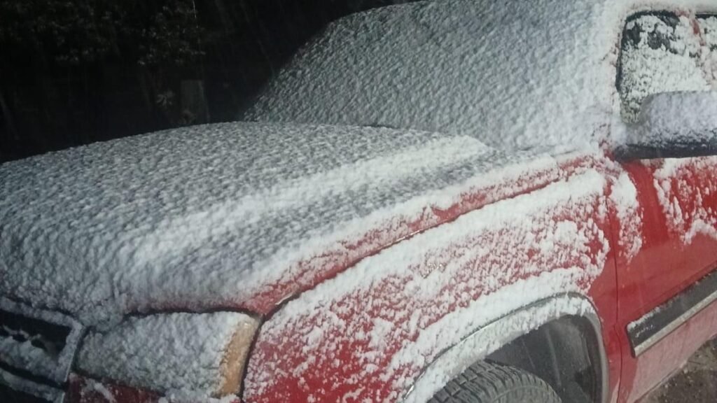 Durango se cubre de nieve por el frente frío 27