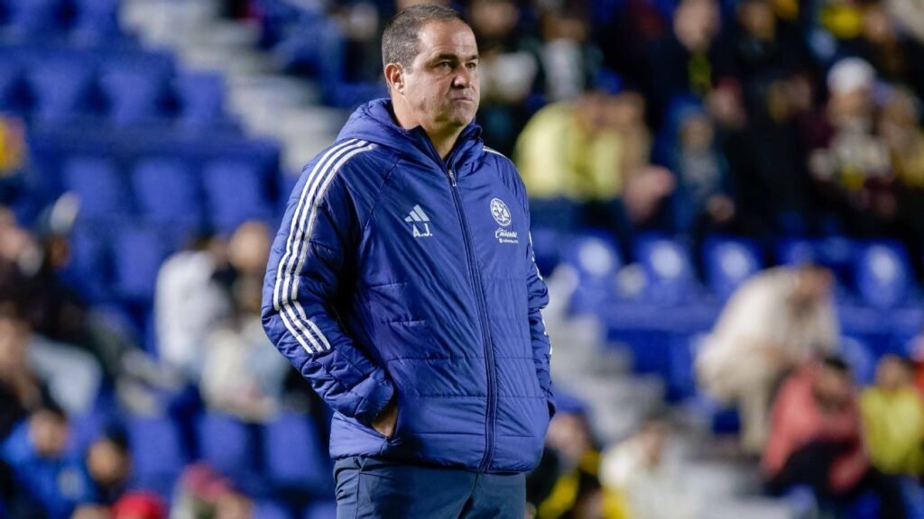 Expulsión marca la derrota del América, según Jardine