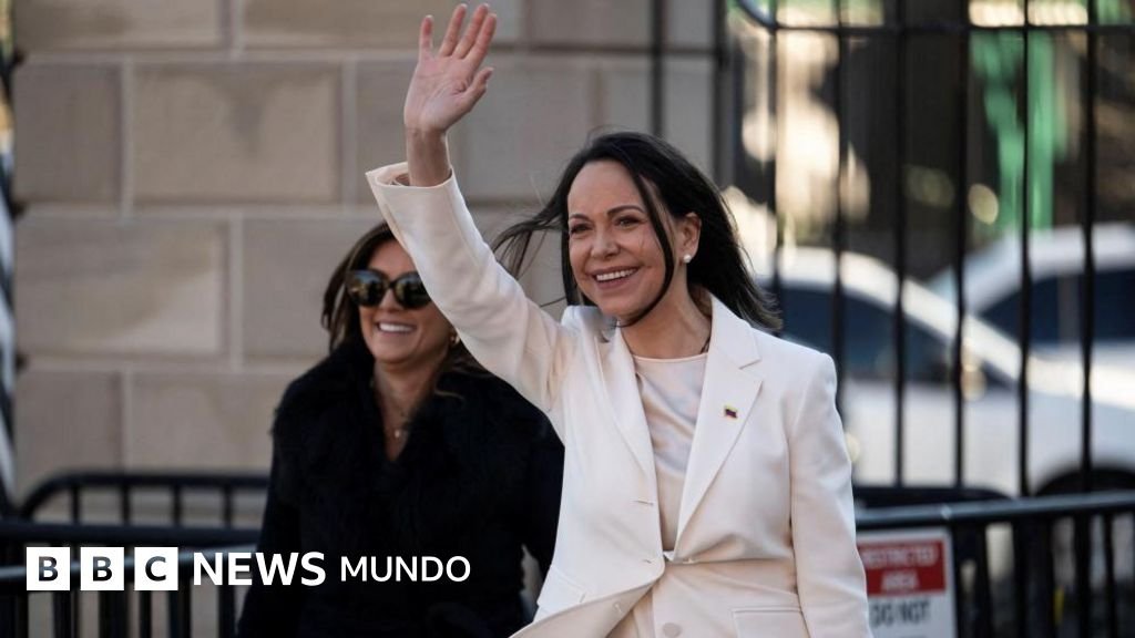 La inesperada visita de María Corina Machado a la Casa Blanca, donde entregó su Premio Nobel de la Paz a Donald Trump