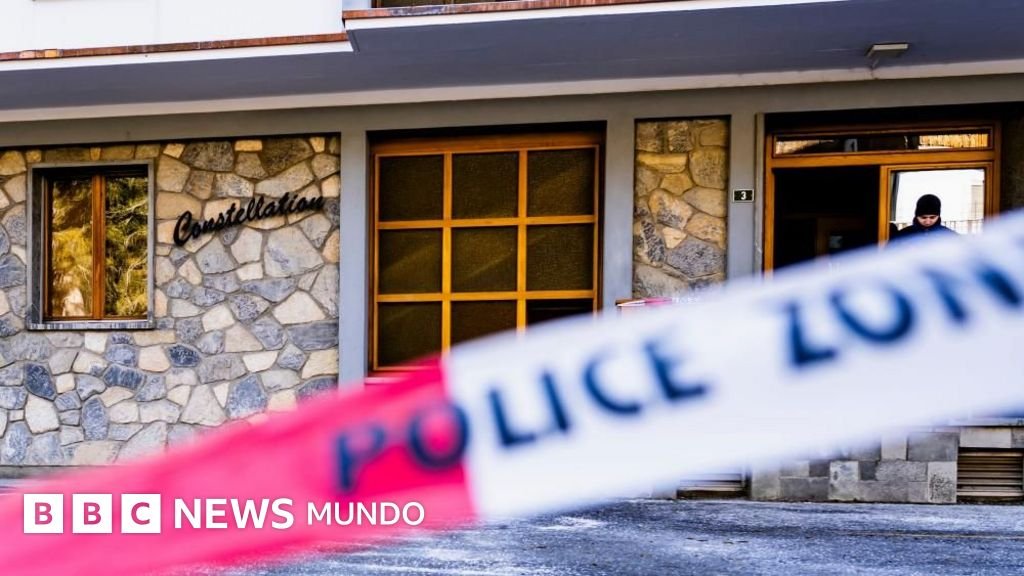 Testigos relatan cómo huyeron del incendio en un bar de un resort de esquí en Suiza para escapar del sofocante calor