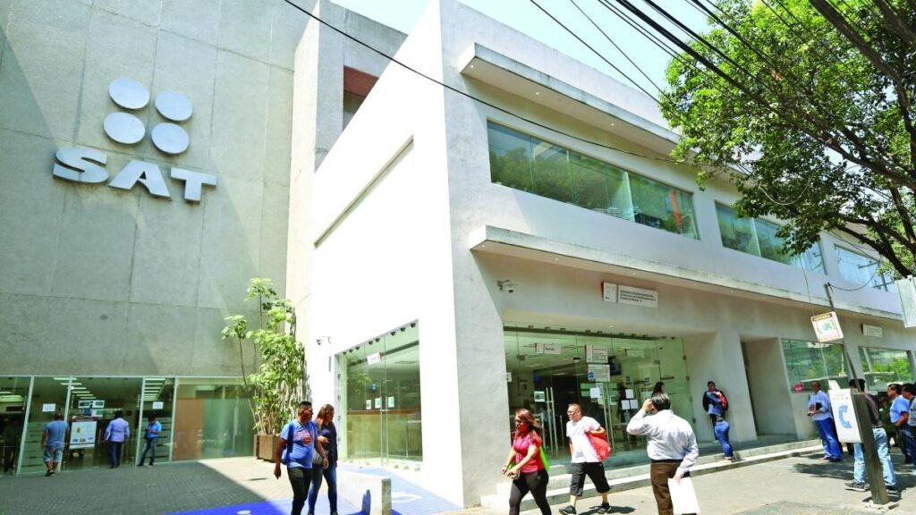 La SAT presentó cargos contra 1,063 delincuentes fiscales