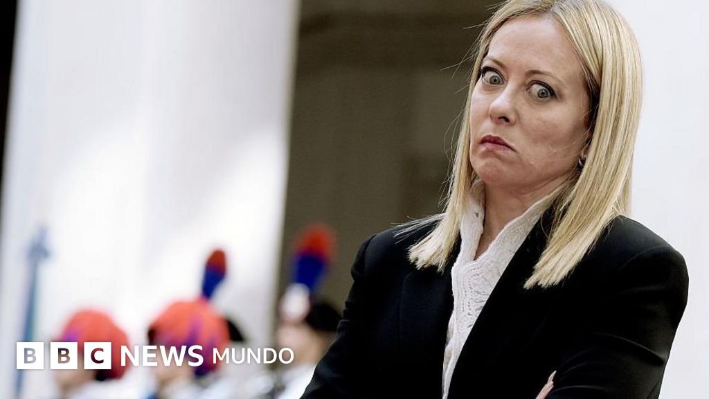 La controversia en Italia por el ángel restaurado que recuerda a Meloni en una iglesia romana