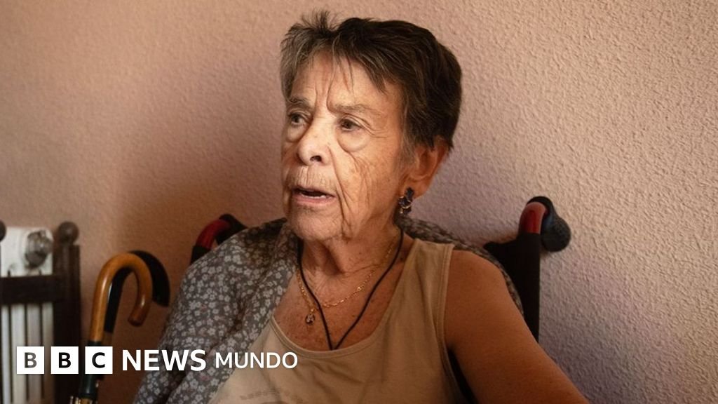 El desgarrador desahucio de Maricarmen, anciana de 87 años, que revela la cruda realidad de la crisis habitacional en España