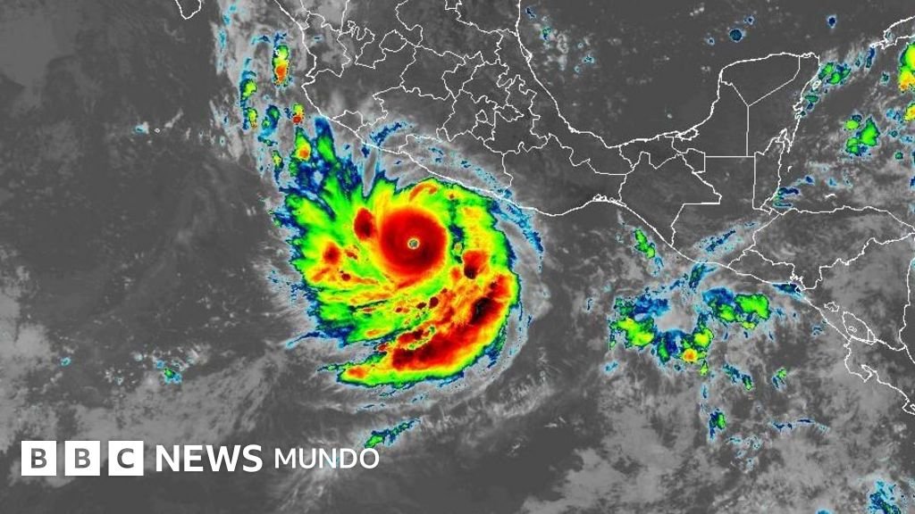 El huracán Polo se convierte en categoría 5 en un abrir y cerrar de ojos y pone en alerta la costa del Pacífico mexicano.