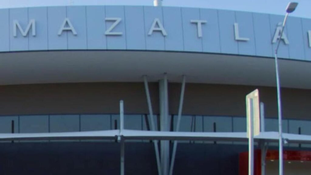 Hombre lesionado busca refugio en el aeropuerto de Mazatlán, Sinaloa