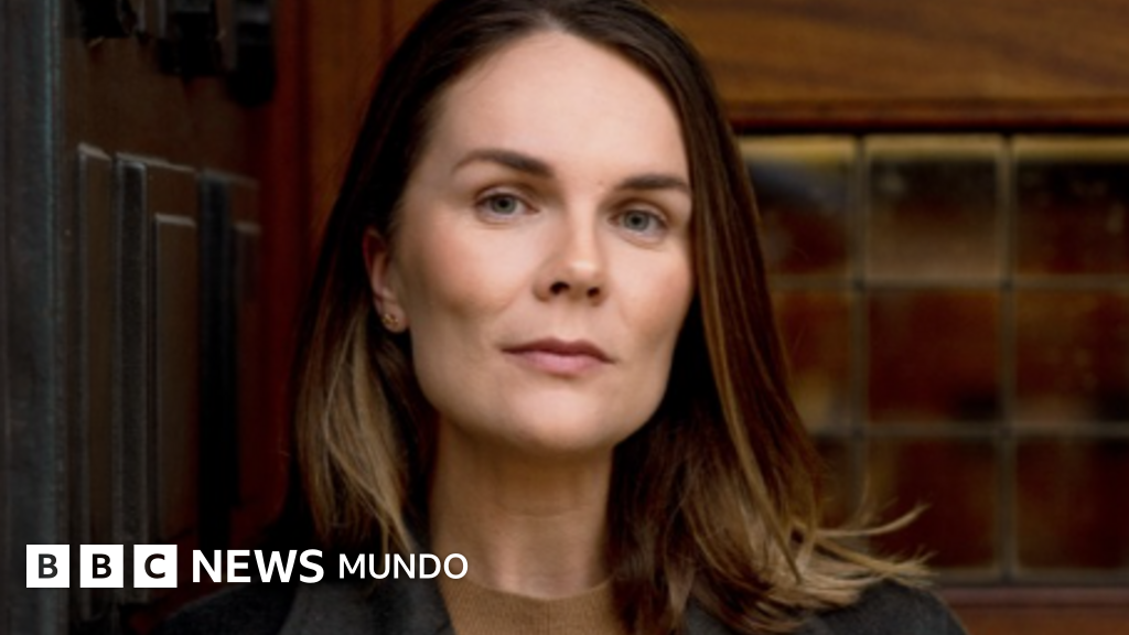 Las 'tradwives': La autora explora cómo las influencers que aparentan sumisión construyen imperios millonarios