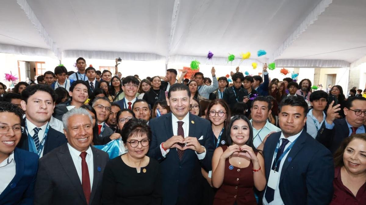 Armenta reafirma su compromiso con la autonomía de la BUAP